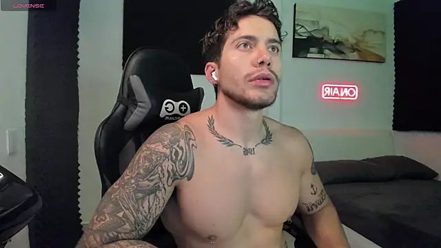 LucianSinclair online show from November 2025 02:23:02 AM