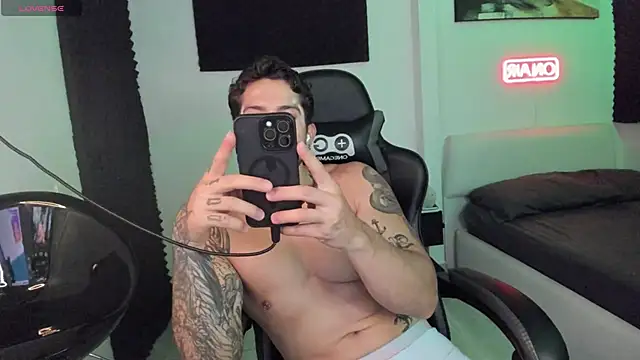 LucianSinclair online show from November 2025 01:06:01 AM