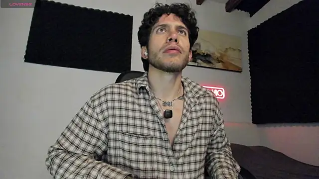 LucianSinclair online show from April 2026 12:47:02 AM