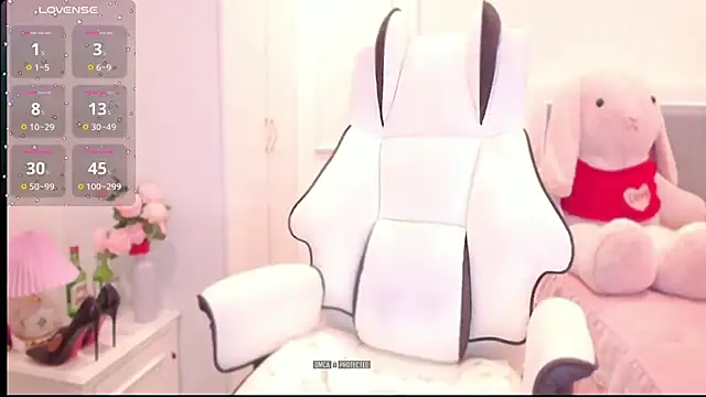 PimChanOK online show from October 2025 01:21:01 PM