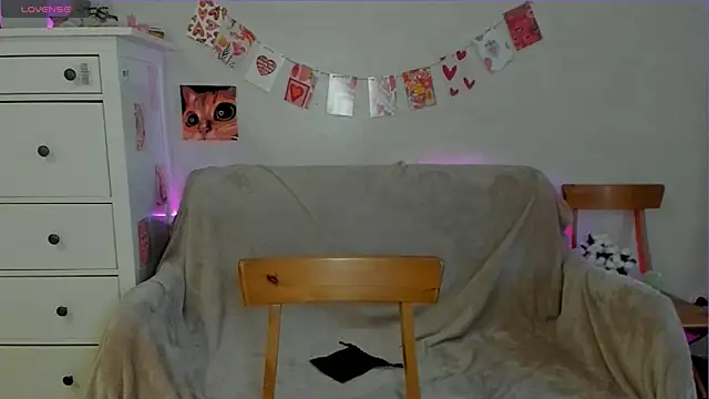 Snapshot of pawpaws chatting on May 2026 08:33:01 AM pawpaws online show from May 2026 08:33:01 AM