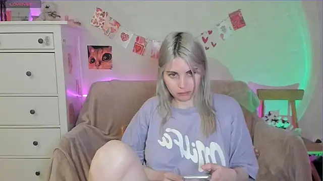 Snapshot of pawpaws chatting on May 2026 07:56:02 AM pawpaws online show from May 2026 07:56:02 AM