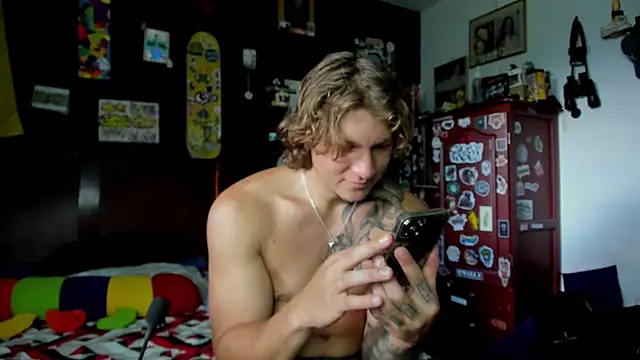 Tom Krakow online show from October 2025 08:52:02 PM