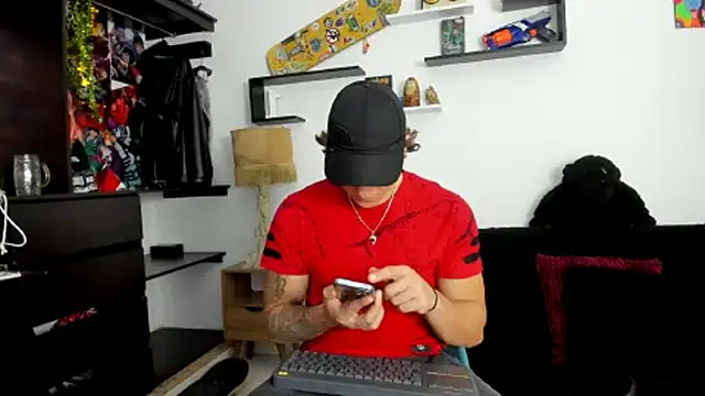 Tom Krakow online show from February 2025 08:53:02 PM