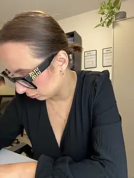 Hii Lolla online show from November 2025 07:08:02 AM