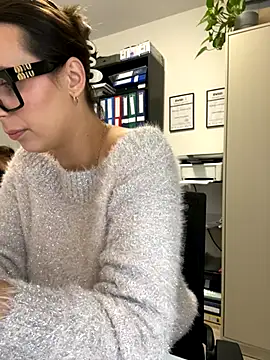 Hii Lolla online show from October 2025 06:12:02 AM