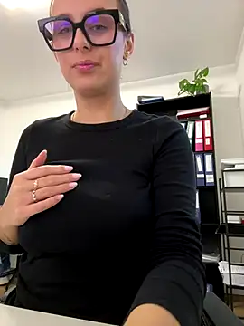 Hii Lolla online show from December 2025 07:09:02 AM