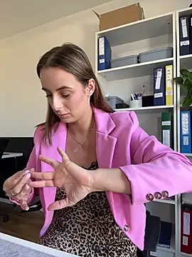 Hii Lolla online show from March 2026 08:05:01 AM