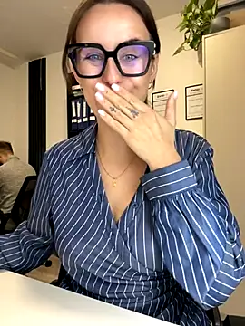 Hii Lolla online show from November 2025 07:01:02 AM