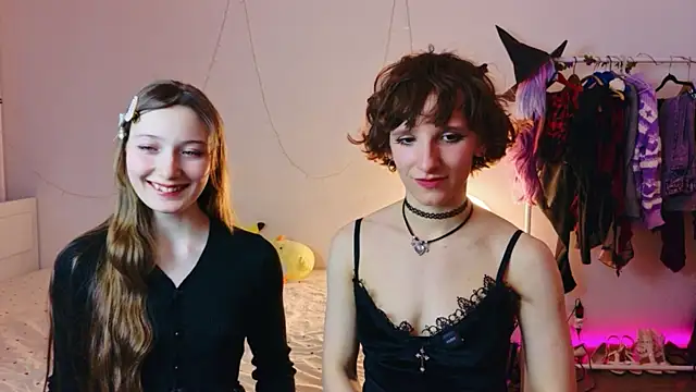 Violet Veliya online show from May 2026 05:37:01 PM