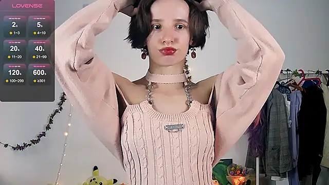 Snapshot of Violet_Veliya chatting on September 2025 03:27:01 PM Violet Veliya online show from September 2025 03:27:01 PM