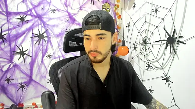 DmitriSanders online show from October 2025 04:39:01 PM
