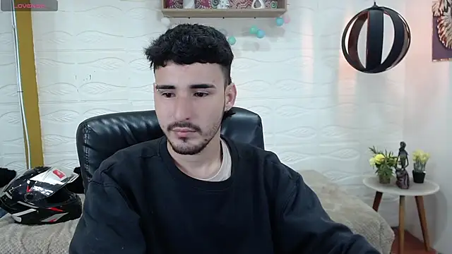 DmitriSanders online show from February 2025 08:38:02 PM