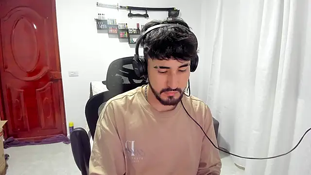 DmitriSanders online show from April 2026 04:32:01 AM