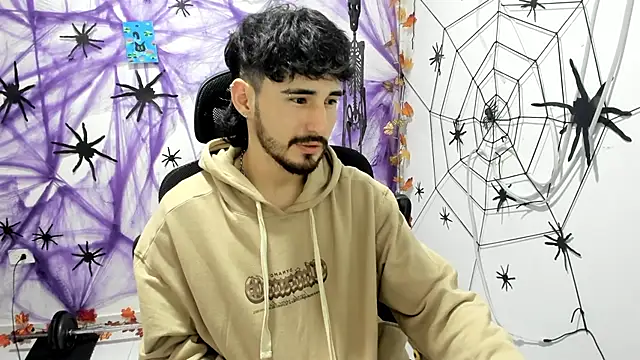 DmitriSanders online show from December 2025 09:28:01 PM