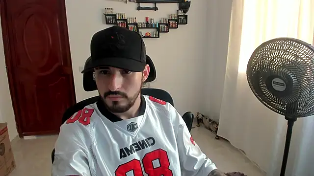 DmitriSanders online show from April 2026 10:32:01 PM