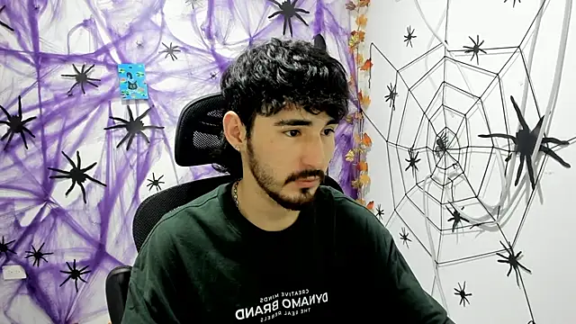 DmitriSanders online show from December 2025 08:23:02 PM