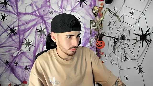 DmitriSanders online show from September 2025 07:43:02 PM