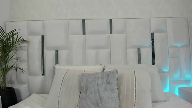 imkrystall online show from January 2026 08:24:02 PM