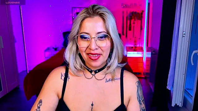 blackwidow s1 online show from April 2026 07:07:02 PM