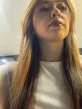 Snapshot of Sofii_gold chatting on January 2025 10:26:01 PM Sofii gold online show from January 2025 10:26:01 PM