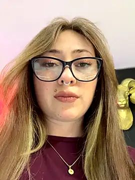 Snapshot of Sofii_gold chatting on October 2025 02:04:02 AM Sofii gold online show from October 2025 02:04:02 AM