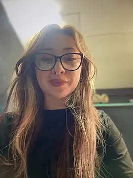 Snapshot of Sofii_gold chatting on March 2025 11:03:02 PM Sofii gold online show from March 2025 11:03:02 PM