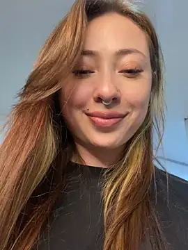 Snapshot of Sofii_gold chatting on January 2025 03:45:01 AM Sofii gold online show from January 2025 03:45:01 AM