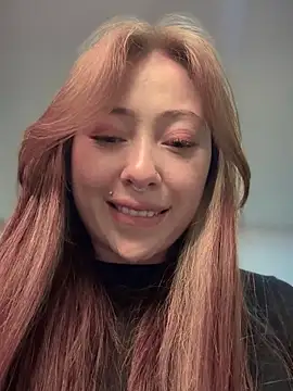 Snapshot of Sofii_gold chatting on January 2025 04:22:02 AM Sofii gold online show from January 2025 04:22:02 AM