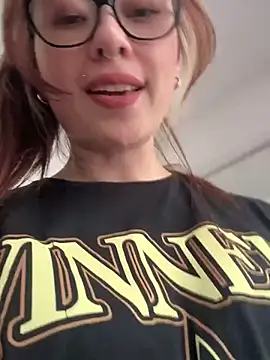 Snapshot of Sofii_gold chatting on February 2025 10:39:01 PM Sofii gold online show from February 2025 10:39:01 PM