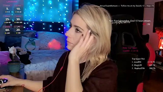 Snapshot of Lisaonthemoon chatting on May 2026 01:41:01 PM Lisaonthemoon online show from May 2026 01:41:01 PM