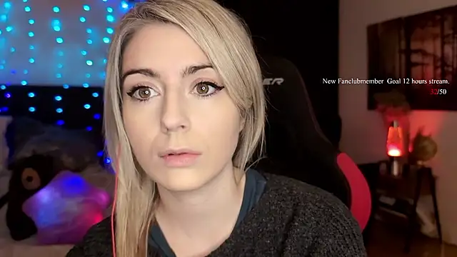 Lisaonthemoon online show from March 2026 05:48:01 PM