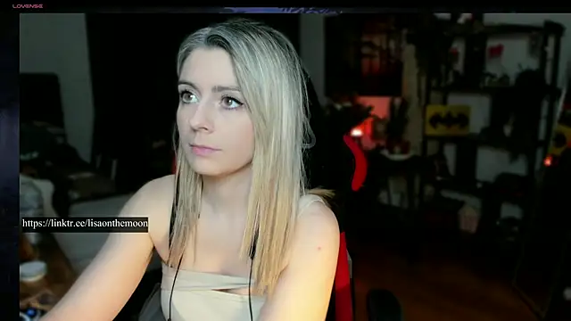 Snapshot of Lisaonthemoon chatting on March 2025 04:38:02 PM Lisaonthemoon online show from March 2025 04:38:02 PM
