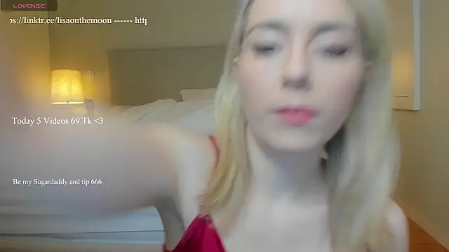 Lisaonthemoon online show from November 2025 05:06:02 PM