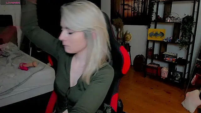 Lisaonthemoon online show from March 2026 05:40:01 PM