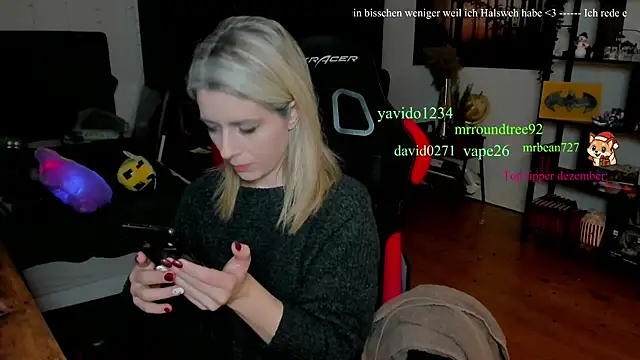 Lisaonthemoon online show from December 2025 06:35:02 PM