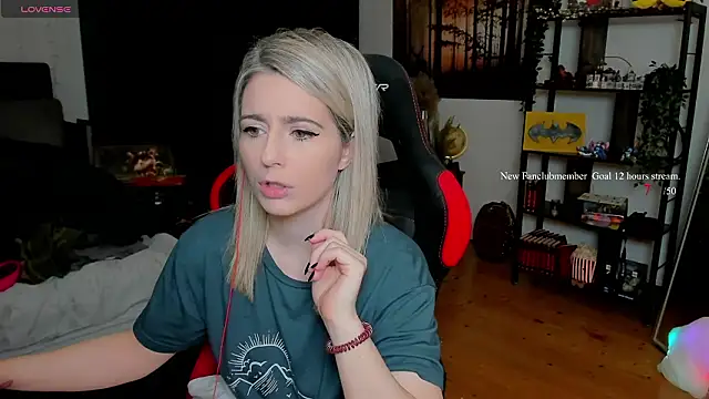 Lisaonthemoon online show from March 2026 06:48:01 PM