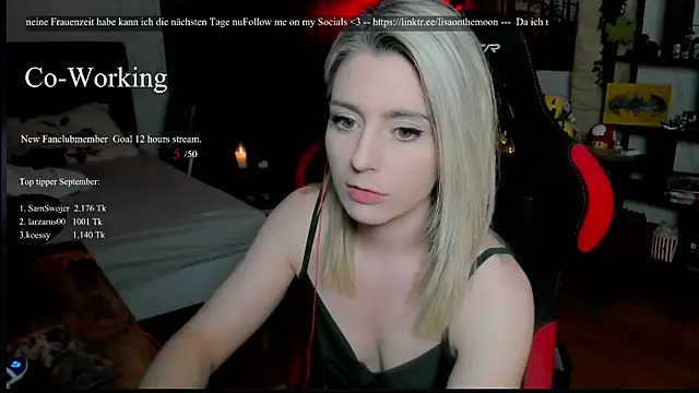 Snapshot of Lisaonthemoon chatting on September 2025 06:18:02 PM Lisaonthemoon online show from September 2025 06:18:02 PM
