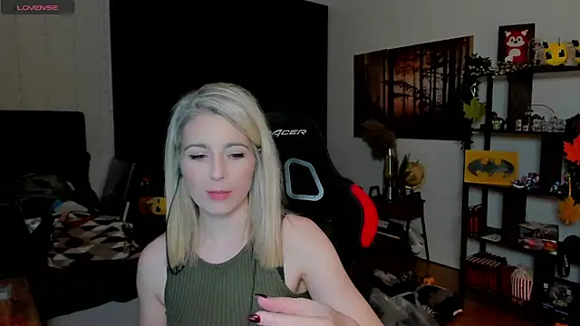 Lisaonthemoon online show from November 2025 11:42:02 PM