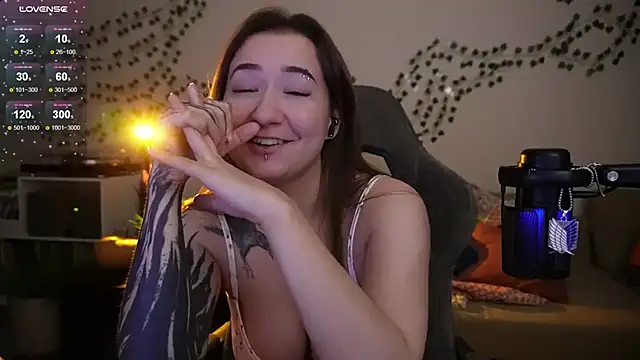 Megan  Hart online show from November 2025 12:26:01 AM