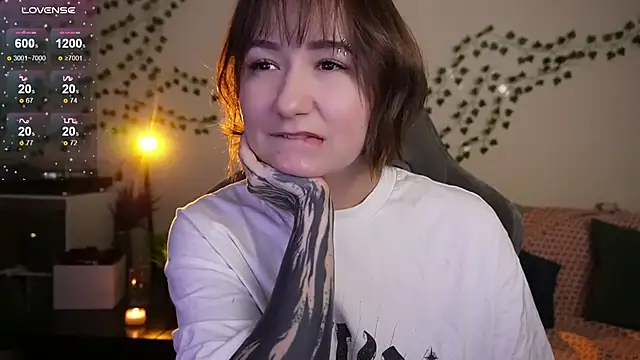 Megan  Hart online show from November 2025 12:43:01 AM