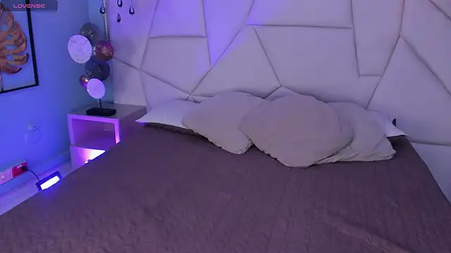 bellaa becca online show from December 2025 04:23:01 PM