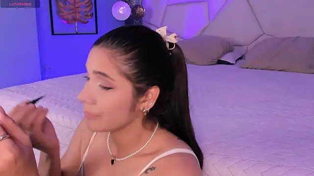 bellaa becca online show from November 2025 09:37:01 PM