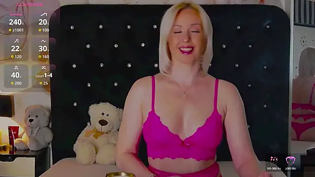 OliviaShaw23 online show from April 2026 08:26:02 PM