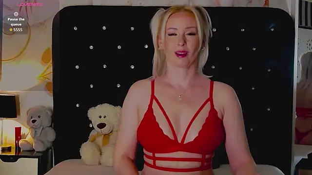 OliviaShaw23 online show from March 2026 09:05:02 PM