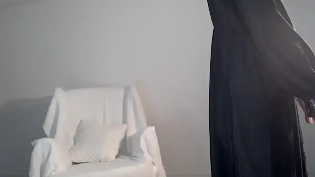 Lily 0000 online show from February 2025 01:32:02 PM