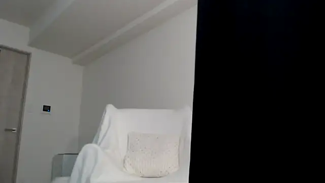 Lily 0000 online show from December 2024 02:00:01 PM