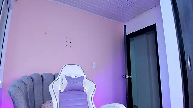 lili turner online show from February 2025 01:39:02 PM