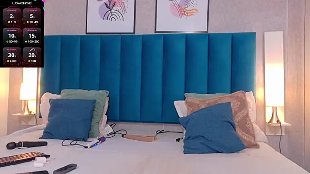 CheneellLorens online show from November 2025 07:41:02 PM