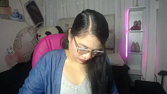 KEYRA-MILLER- online show from November 2025 02:01:01 AM